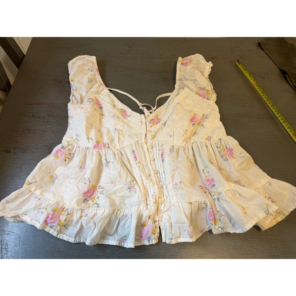 Universal Thread Floral Babydoll Top Cream Lace Trim Smocked Back Size M